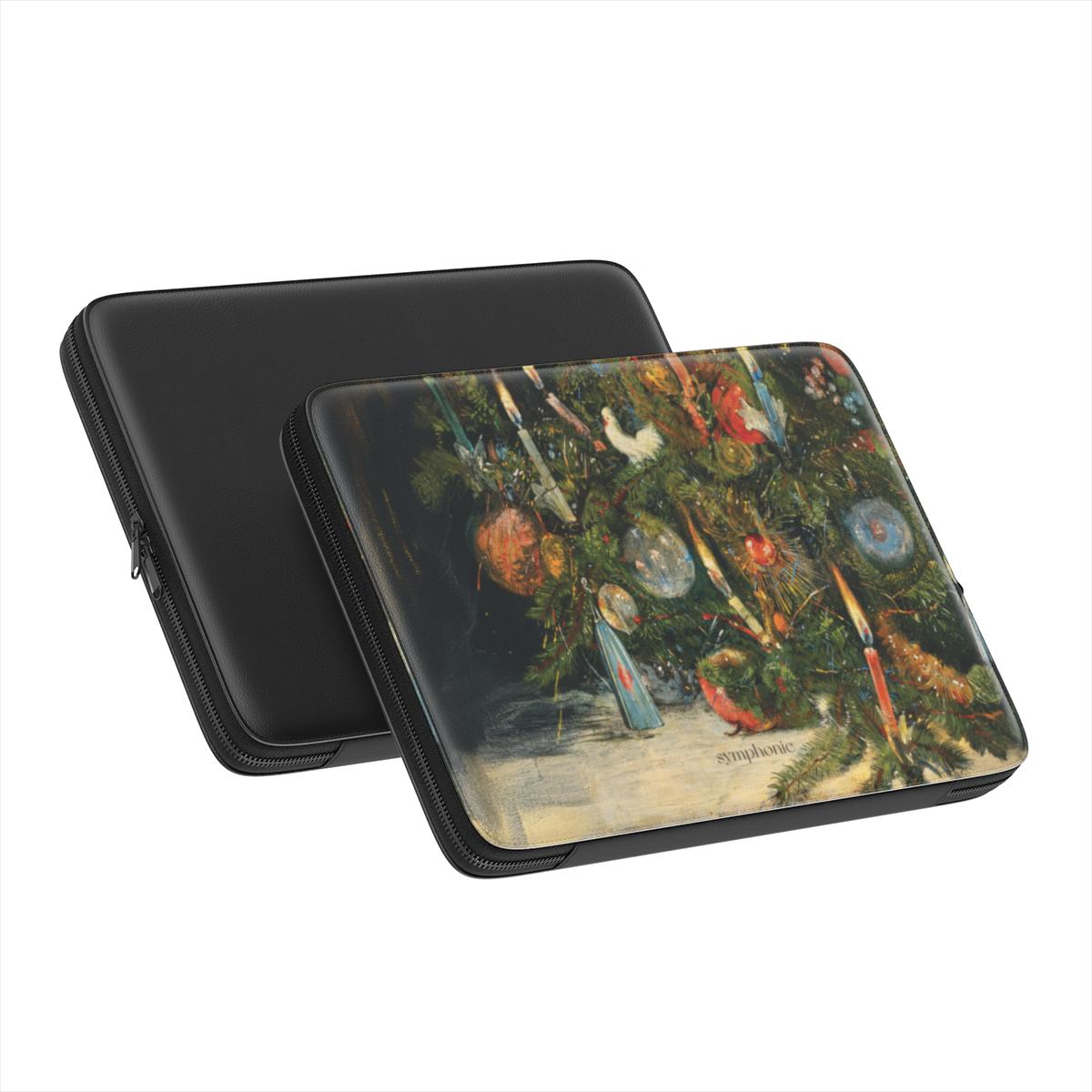 Kalėdų eglė, papuošta girliandomis - Premium kompiuterio dėklas